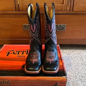 Ferrini Italia ladies western boot. Size 10B